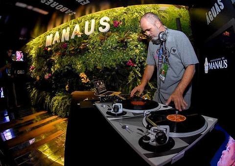 Batalha de DJs movimenta feira alternativa FUÁ neste domingo