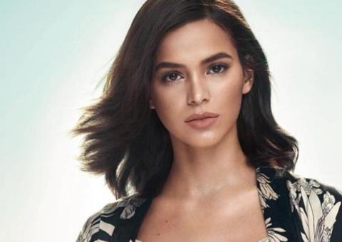  Bruna Marquezine exibe barriga trincada em campanha de lingerie