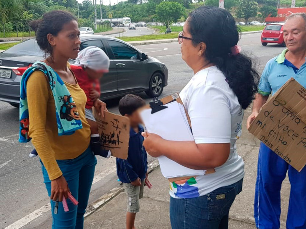 Ação sensibiliza venezuelanos sobre a prática do trabalho e mendicância de crianças e adolescentes