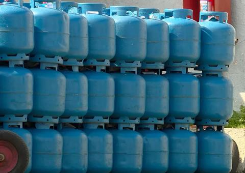 Petrobras reajusta e gás de cozinha fica mais caro a partir de domingo