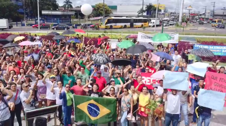 Governo cede, oferece reajuste, mas professores vão analisar proposta