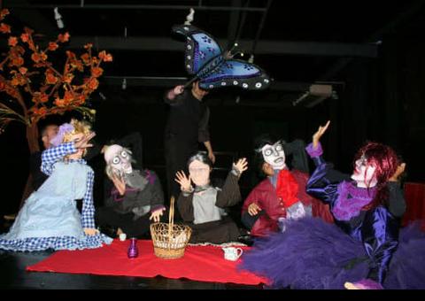 ‘A estranha família de Lily’ estreia neste sábado no Teatro Usina Chaminé