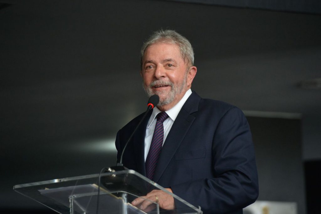 Lula diz pela 1ª vez que pretende pedir regime semiaberto