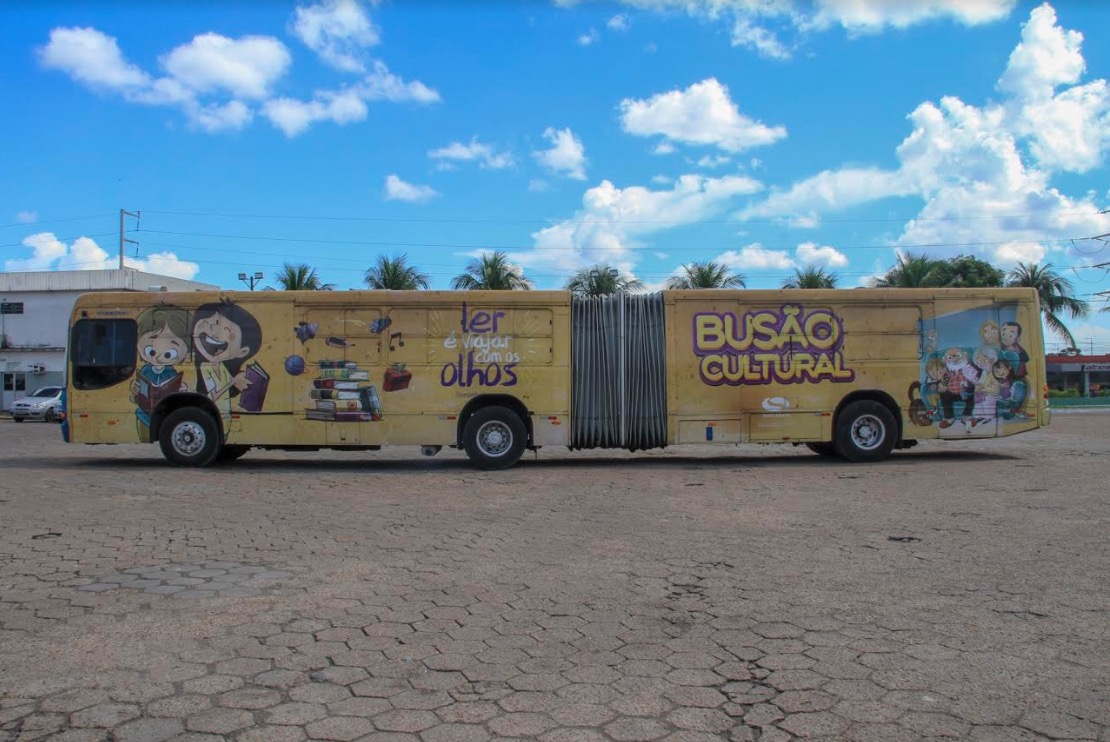 Em Manaus, ‘Busão Cultural’ tem programação especial voltada para o dia das mães