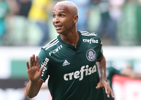 Palmeiras atropela Inter e segue invicto com marca história no Brasileirão