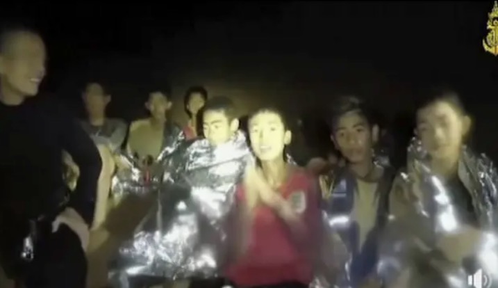 Netflix fará série sobre jovens que ficaram presos em caverna na Tailândia