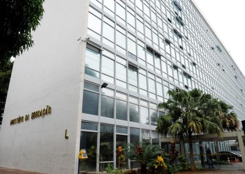 Bloqueio do MEC atinge mestrado e doutorado