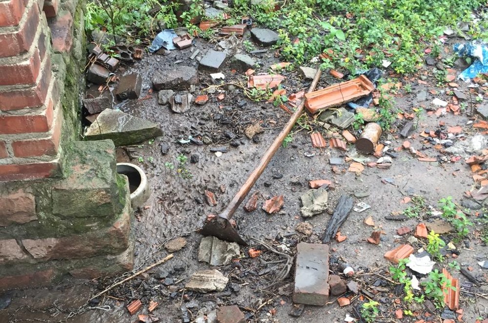 Jovem de 19 anos é morta com golpes de enxada; ex é o suspeito