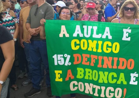 Professores avaliam proposta de reajuste nesta semana