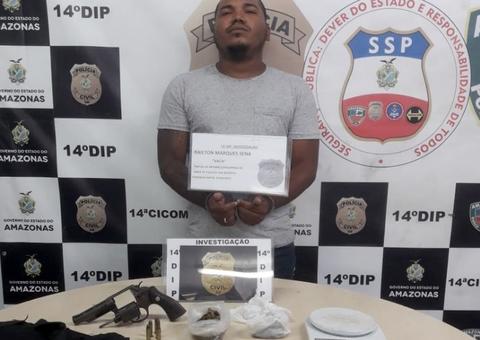 Homem é preso com revólver, drogas e coletes em Manaus