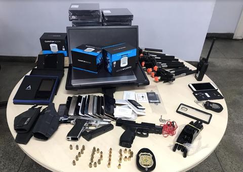 Funcionários do distrito são presos suspeitos de desviar produtos de empresa onde trabalhavam