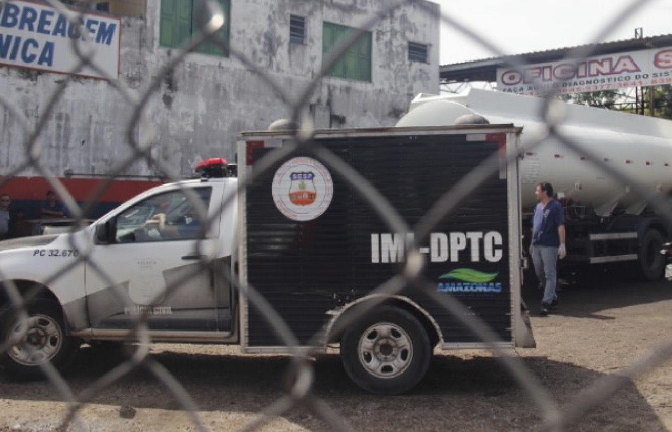 Eletricista morre esmagado por caminhão em oficina de Manaus