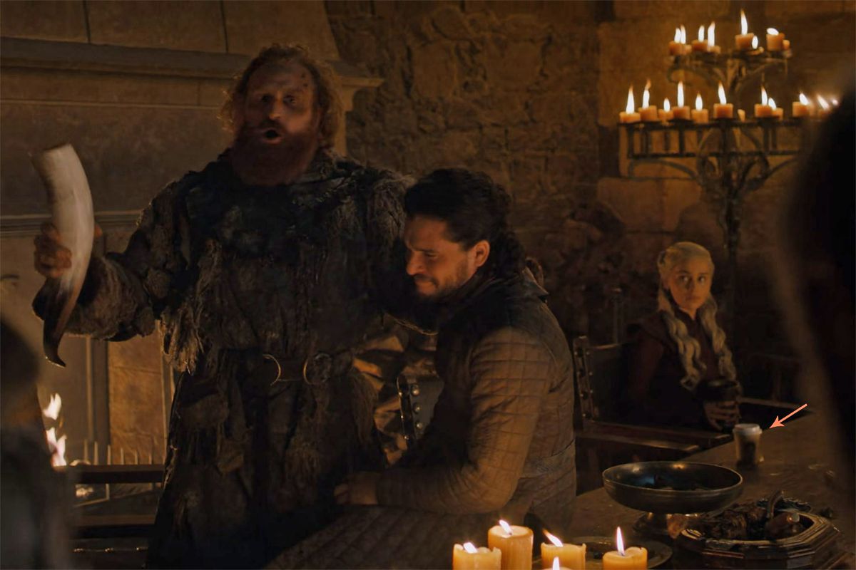 Diretor de arte de 'Game of Thrones' minimiza copo de café em episódio