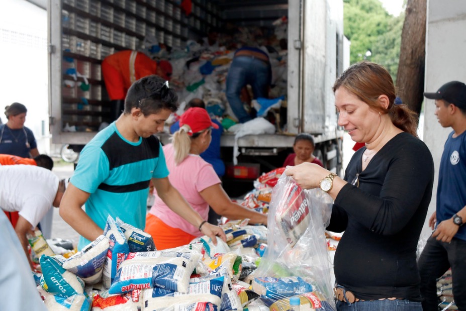 Vinte toneladas de alimentos foram arrecadadas na partida entre Vasco e Corinthians