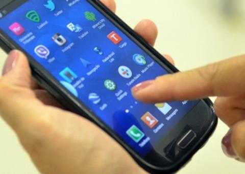 Estudantes com dívidas no Fies podem negociar com banco por aplicativo no celular