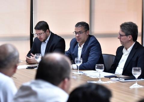 Josué Neto defende criação de comitê especial para mediar acordo entre professores e governo