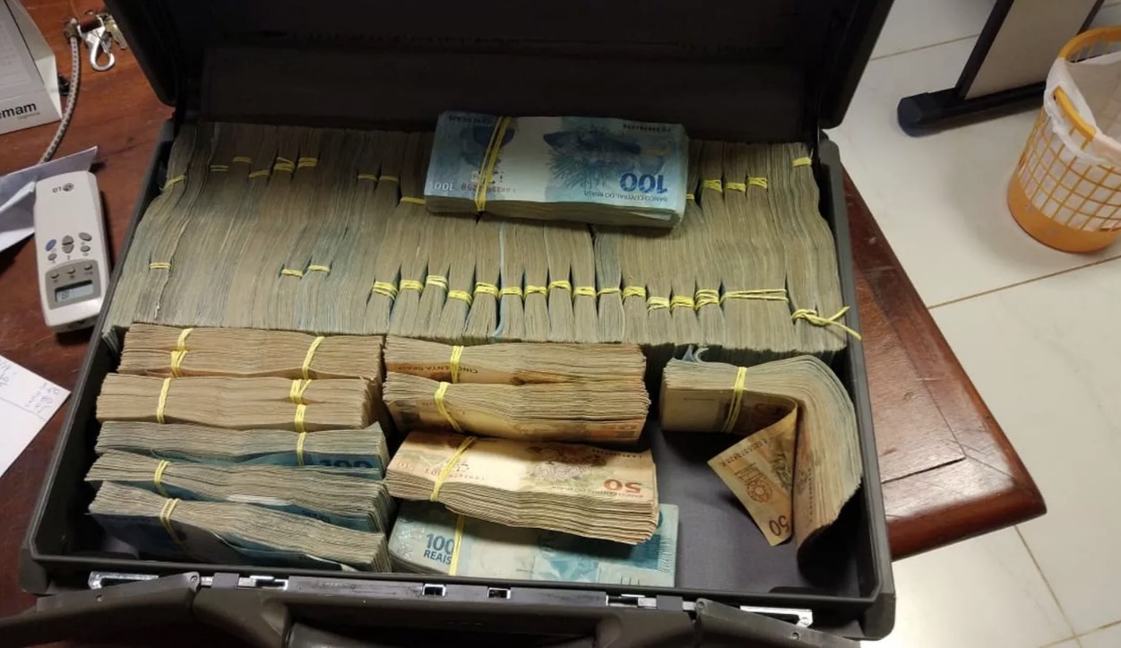 PF realiza operação contra servidores do Ibama e empresários no Amazonas 