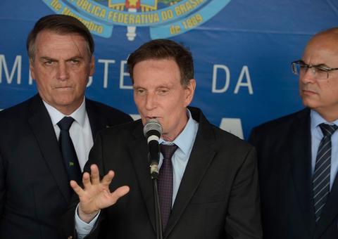 Bolsonaro e Crivella assinam acordo para construção de novo autódromo no Rio