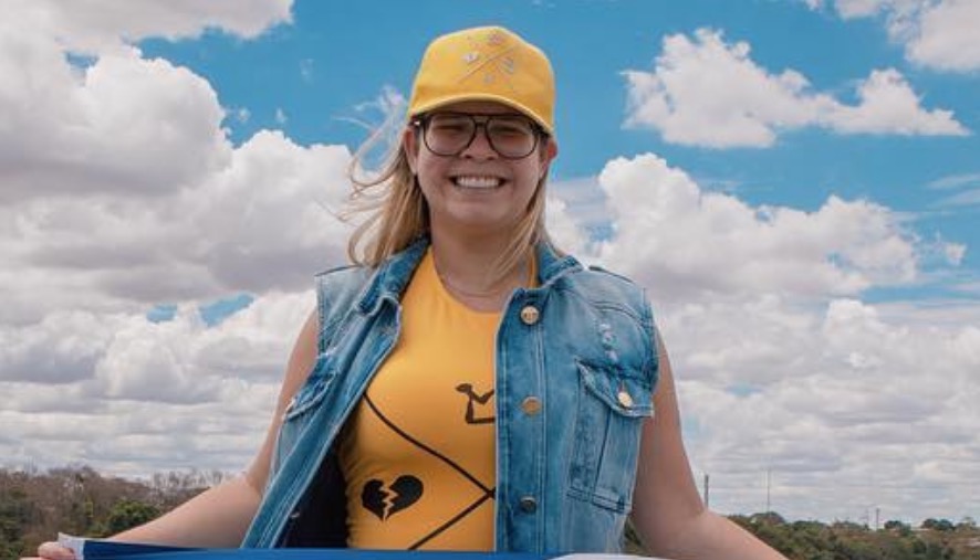 Marília Mendonça chega a Manaus para show gratuito