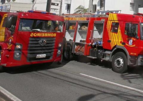 Homem ateia fogo na casa de ex-mulher e morre carbonizado