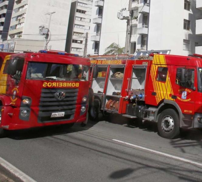 Homem ateia fogo na casa de ex-mulher e morre carbonizado