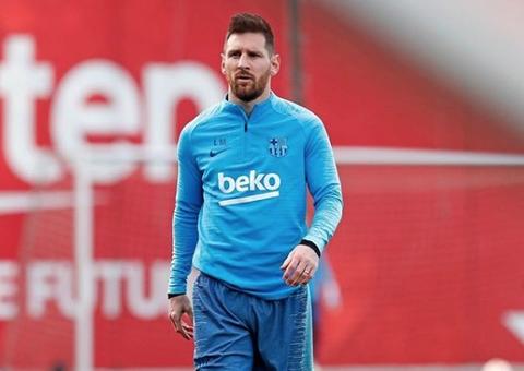 Messi se envolve em briga com torcedores do Barcelona após eliminação