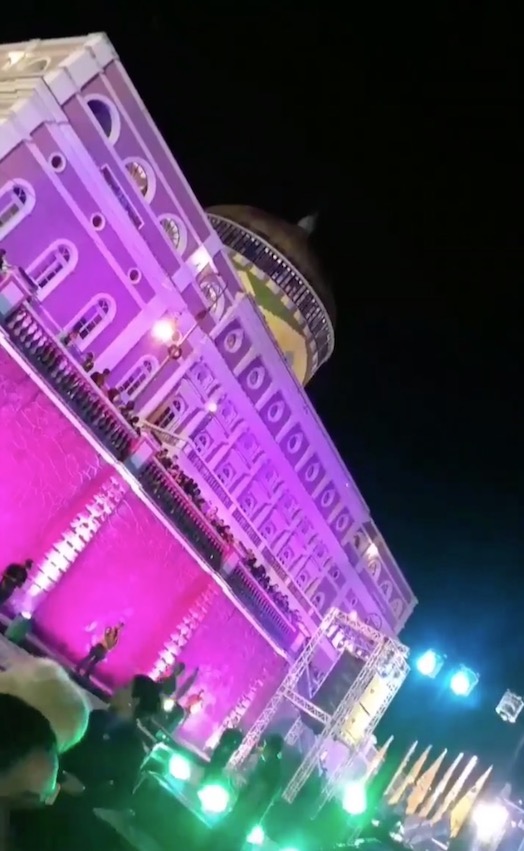 Milhares de manauaras se reúnem para show de Marília Mendonça no Largo de São Sebastião