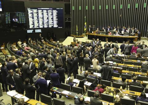 Câmara aprova projeto que prorroga benefício fiscal para igrejas