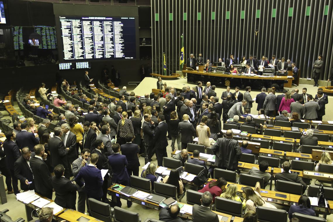 Câmara aprova projeto que prorroga benefício fiscal para igrejas