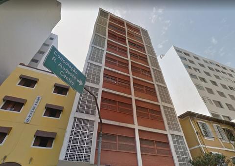 Mulher despenca de prédio durante pichação e vai parar no hospital em estado grave