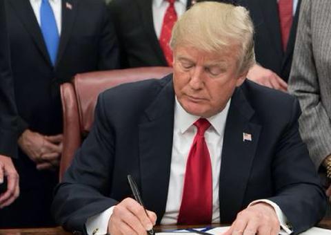 Trump oficializa aumento de tarifa para 25% sobre produtos da China