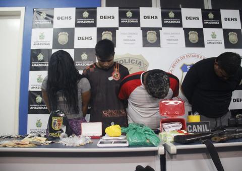 Cinco pessoas são presas suspeitas de integrar grupo especializado em homicídios em Manaus 