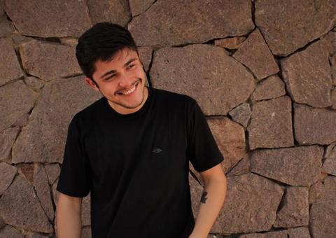 Santaella apresenta show com hits de Djavan a Beyoncé no Teatro da Instalação