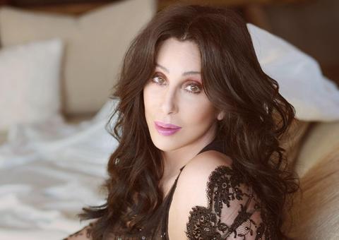 Cantora Cher quer ter corpo congelado e preservado após a morte