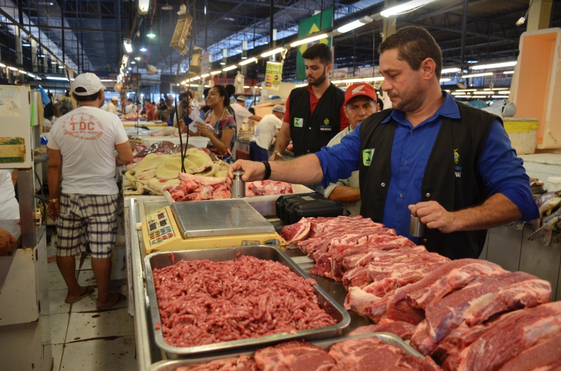 Ipem apreende balanças comerciais irregulares de feiras e mercados de Manaus