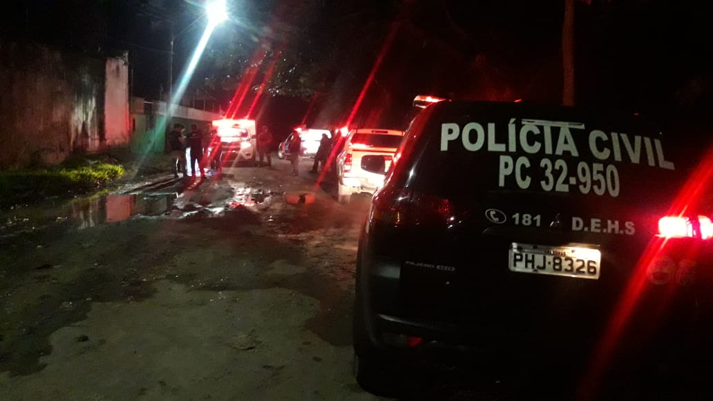 Vigilante encontra homem estrangulado na rua de conjunto em Manaus
