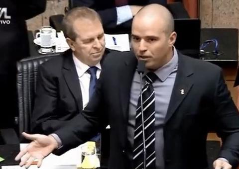 Deputado diz que roupa usada pelas mulheres pode estimular estupro