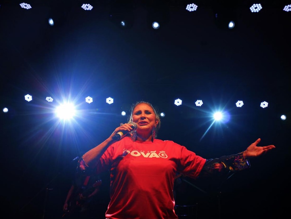 Garantido invade show de Fafá de Belém em Manaus