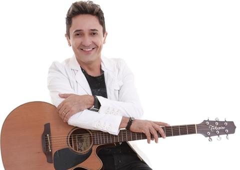 Show gratuito do Tom Cleber movimenta sexta-feira em Manaus
