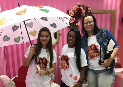 Fotos profissionais marcam o Dia das Mães em shopping de Manaus