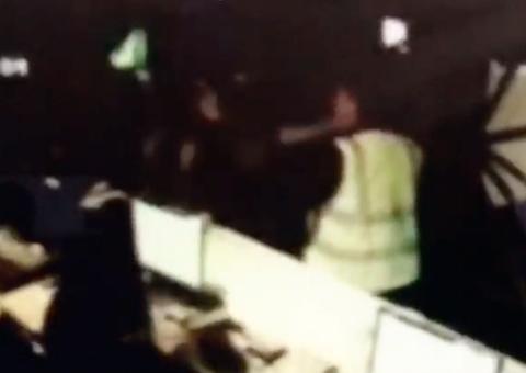 Após acusar seguranças de agressão, mulher é flagrada dando tapa em funcionários do Villa Mix