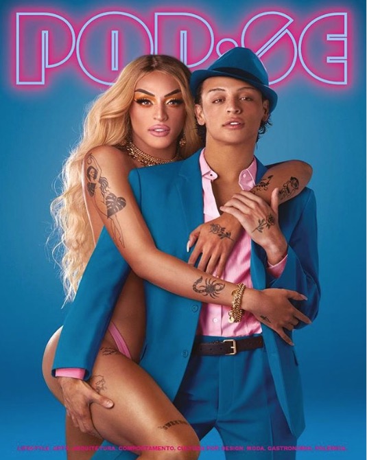 Pabllo Vittar posa ao seu próprio lado como 'boy' e drag queen em capa de revista 