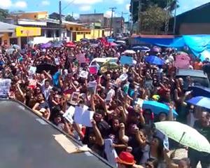 Governo tenta acabar greve, professores relutam, mas TCE mostra saída:  demissões