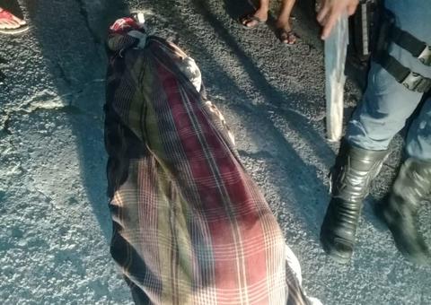 Corpo é encontrado com pés e mãos amarrados e enrolado em uma rede na AM 010 