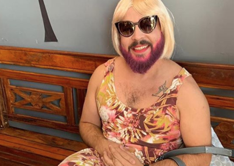 Viúvo, pai se veste como mãe para participar de evento da filha em escola