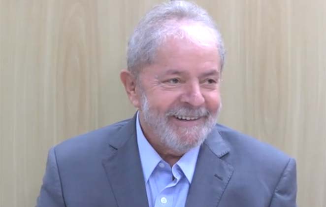 Lula usa Twitter para cutucar Bolsonaro e filho 'Pitbull'