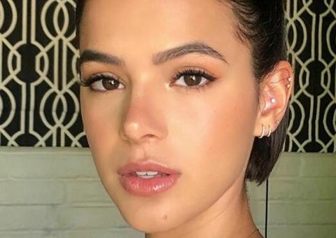 Bruna Marquezine surge como homem em filtro do Snapchat e resultado impressiona fãs 