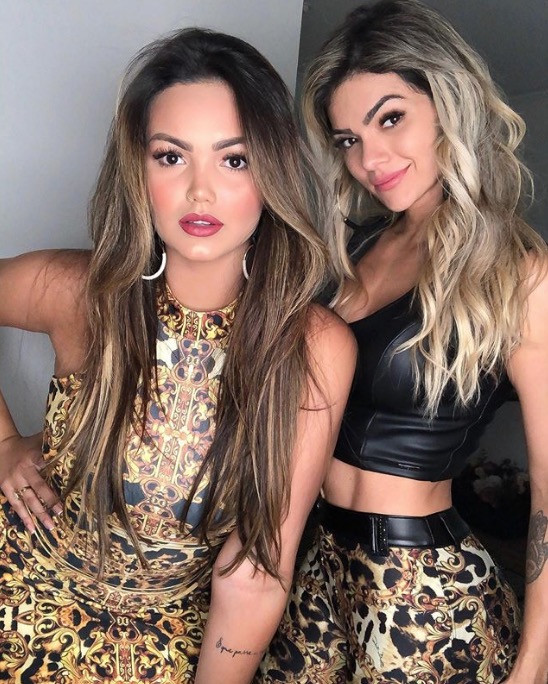 Kelly Key posa ao lado da filha e volta a chocar seguidoras: 'quem é quem?'