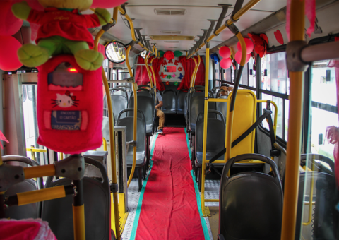 Em Manaus, ônibus é decorado em homenagem as mães