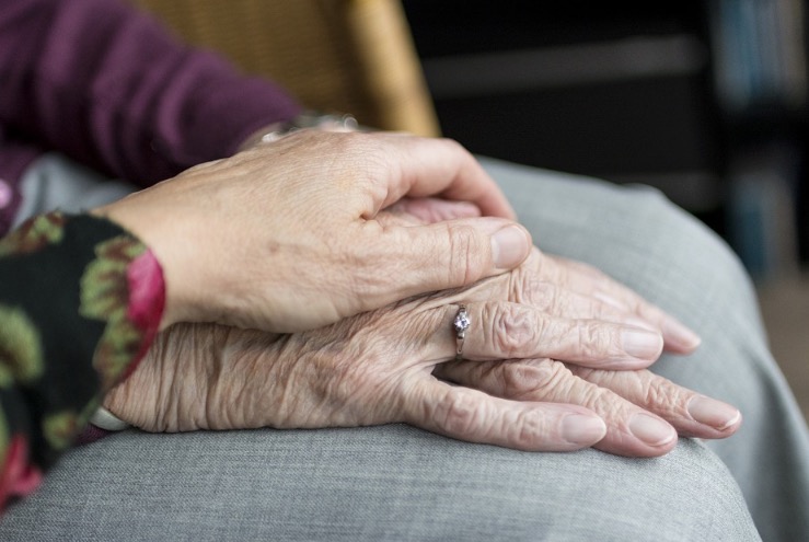 Com envelhecimento de mães, filhos retribuem cuidados e dedicação